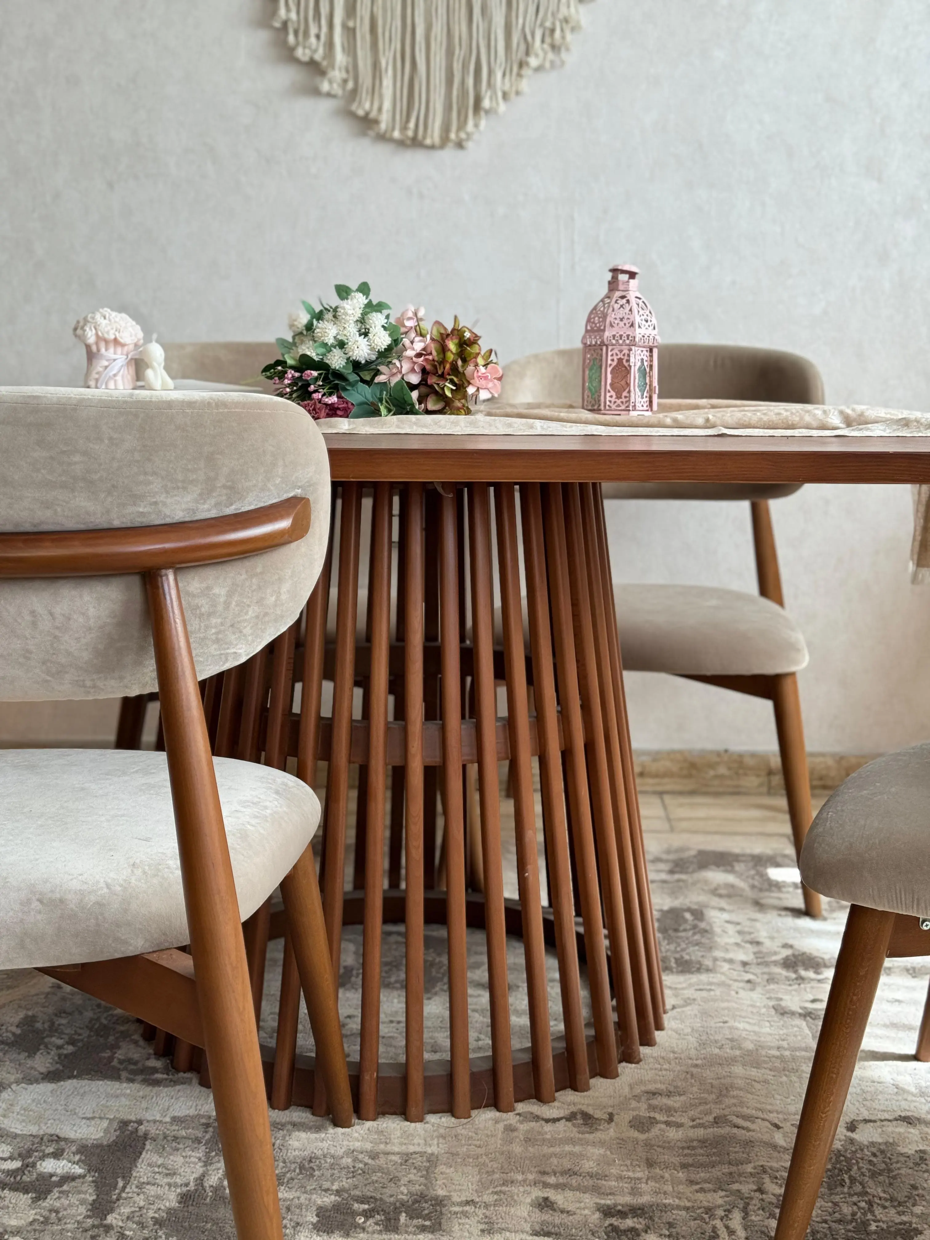 Wooden Dining Set - 4 Chairs And Fantastic Table Design